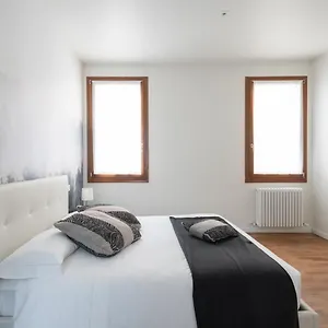 Apartament In San Marco With Canal View By Wonderful Italy, Wenecja
