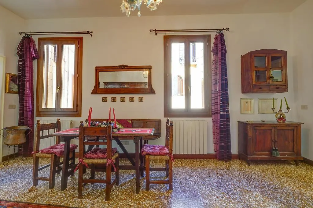 Ai Miracoli Apartment Venice