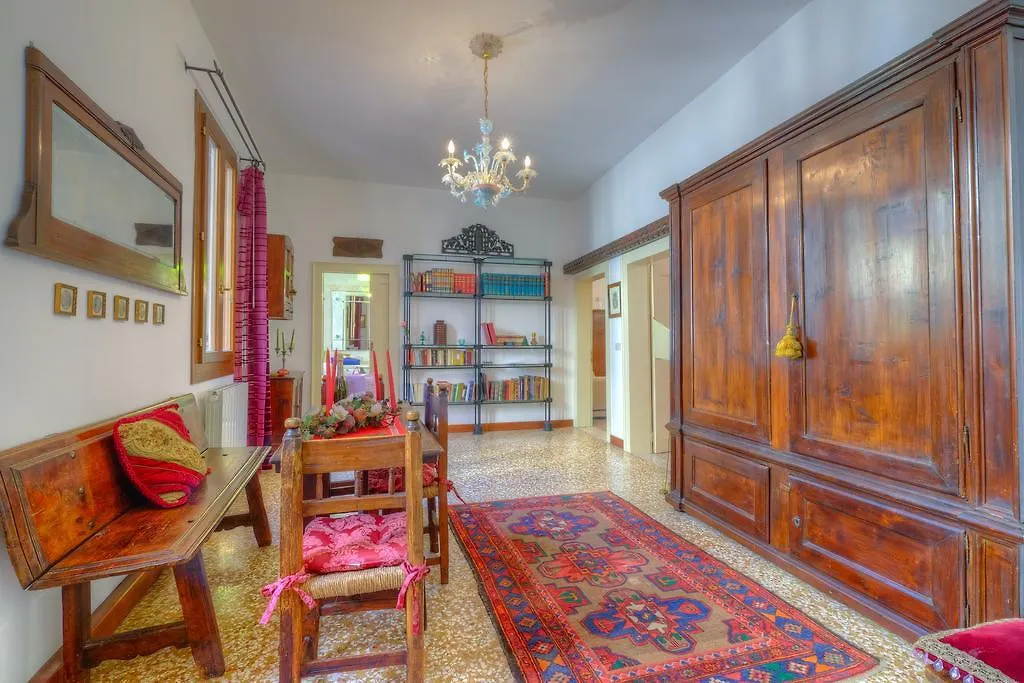 Ai Miracoli Apartment Venice