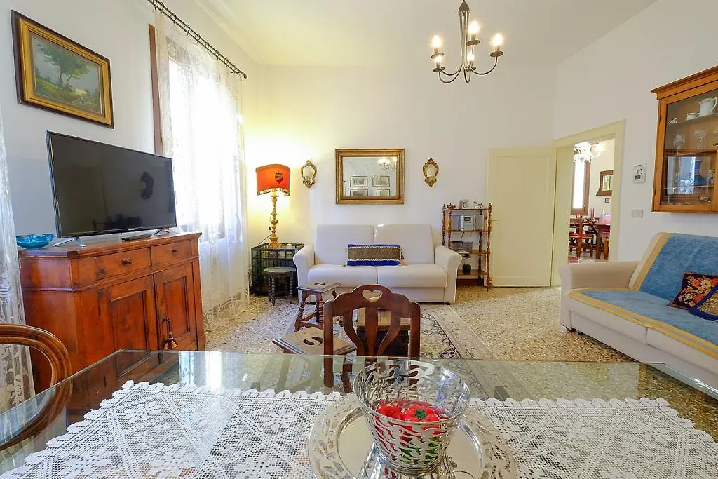 Ai Miracoli Apartment Venice